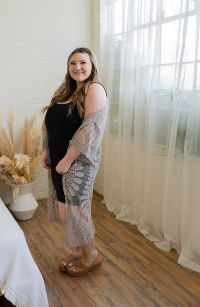 CURVY LITTLE BLACK DRESS