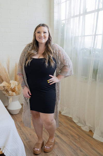 CURVY LITTLE BLACK DRESS